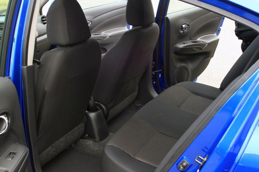  Nissan Versa 2012 года  (фото 51 из 111)